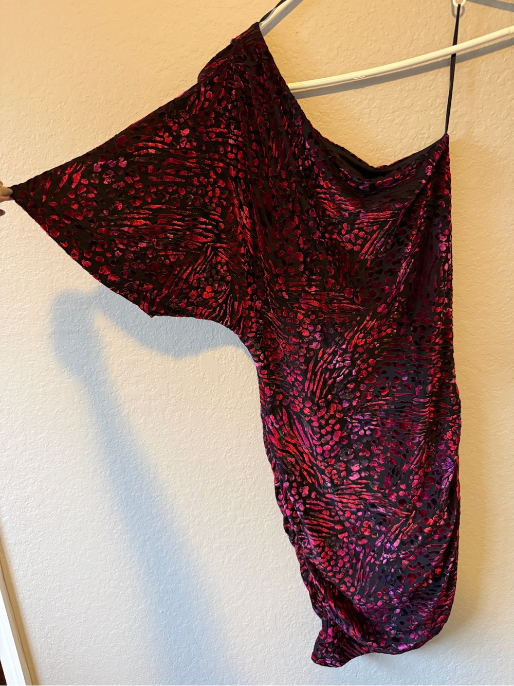 Women's One Sleeve Velvet Burnout Slip Dress in Deep Fuchsia Black